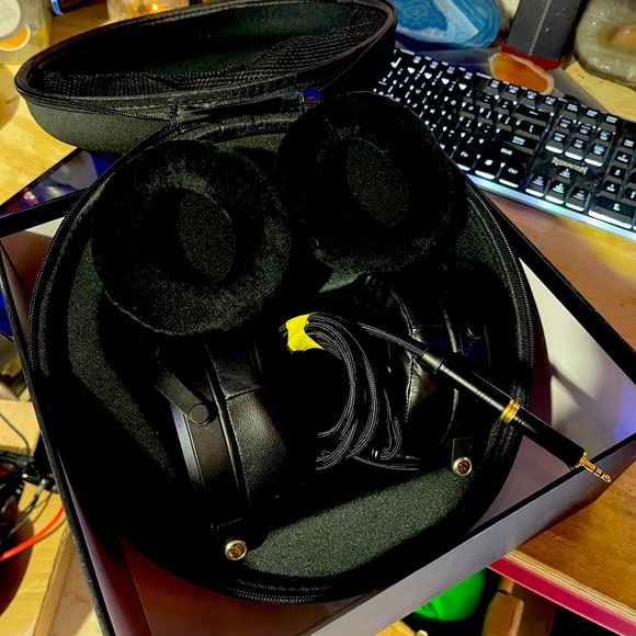 Monolith headphones !!! - Picture 4 of 9